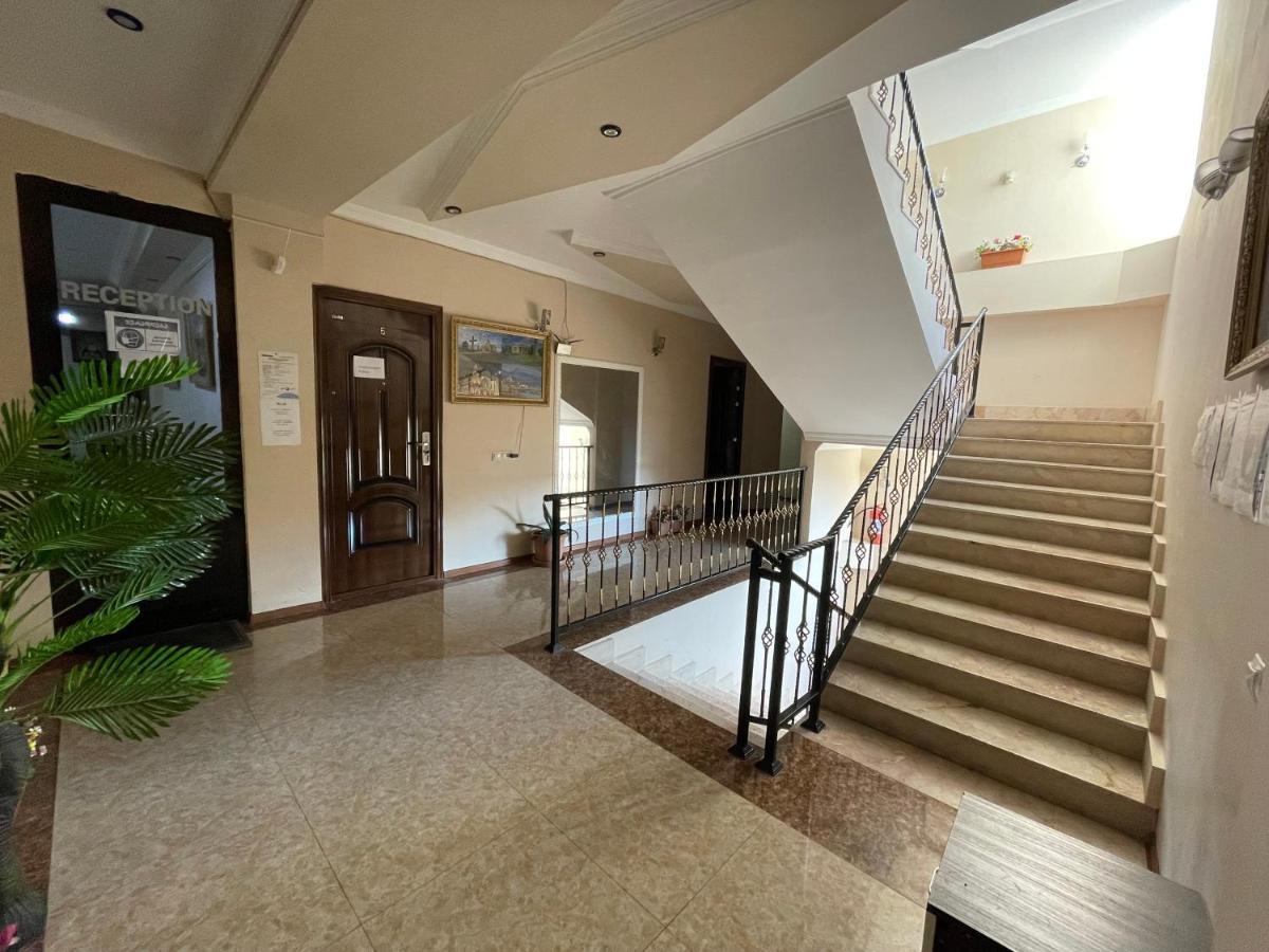 Imperator 1 Hotel Kutaisi Exterior foto